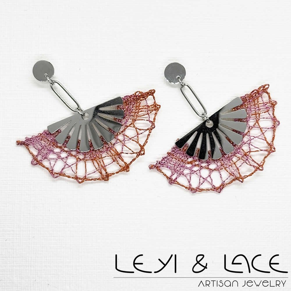 Pendientes Abanicos Naranjas - Leyi & Lace - Artisan Jewelry - Encaje de Bolillos - Joyería Artesana de Encaje de Bolillos