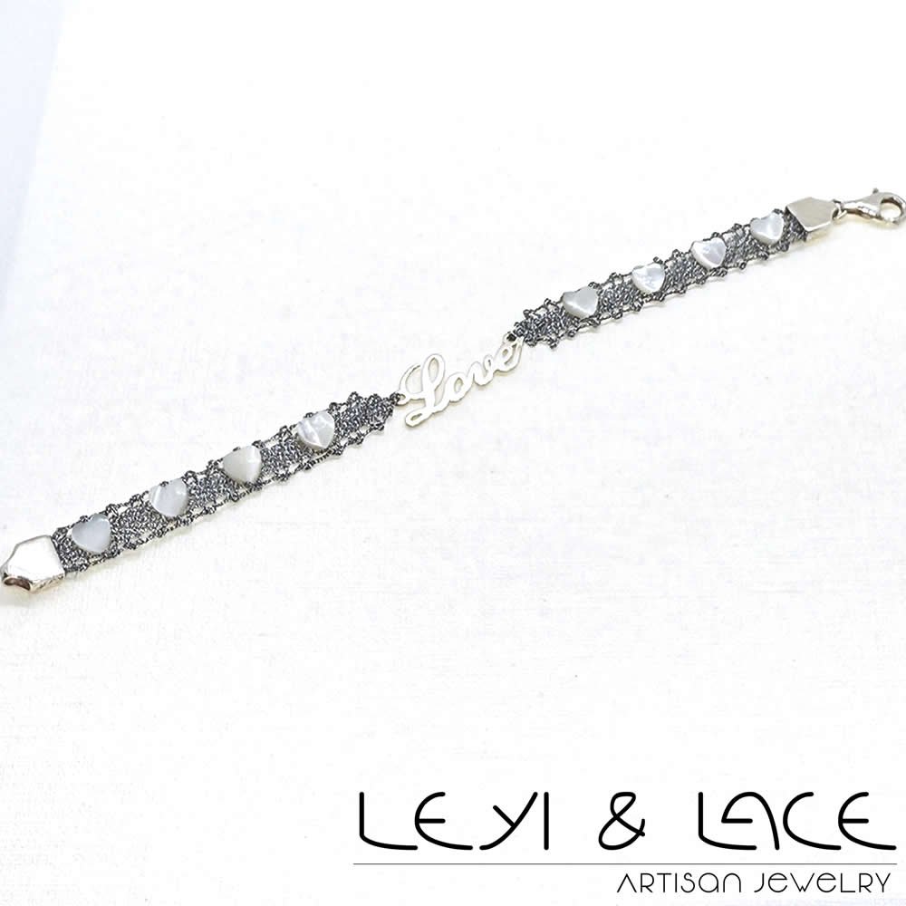 Pulsera Love en plata - Leyi & Lace - Artisan Jewelry - Encaje de Bolillos - Joyería Artesana de Encaje de Bolillos