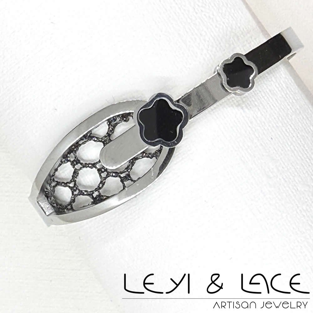 Brazalete Florecillas Negras - Leyi & Lace - Artisan Jewelry - Encaje de Bolillos - Joyería Artesana de Encaje de Bolillos