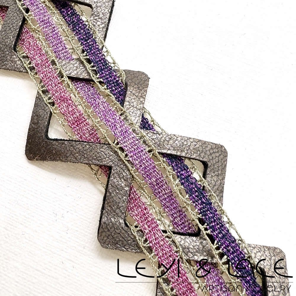 Pulsera Geometría Cuadrada Rosas - Leyi & Lace - Artisan Jewelry - Encaje de Bolillos - Joyería Artesana de Encaje de Bolillos