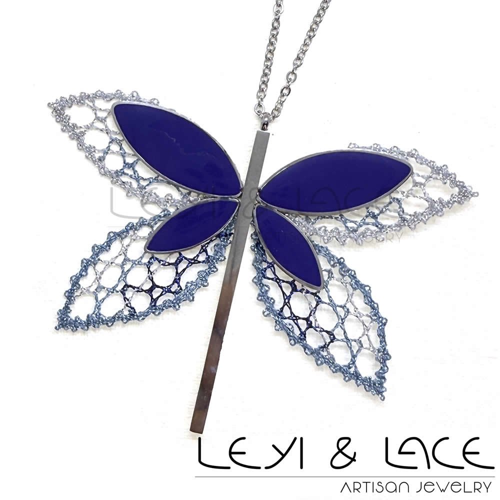 Collar Libélula Azul Oscuro - Leyi & Lace - Artisan Jewelry - Encaje de Bolillos - Joyería Artesana de Encaje de Bolillos